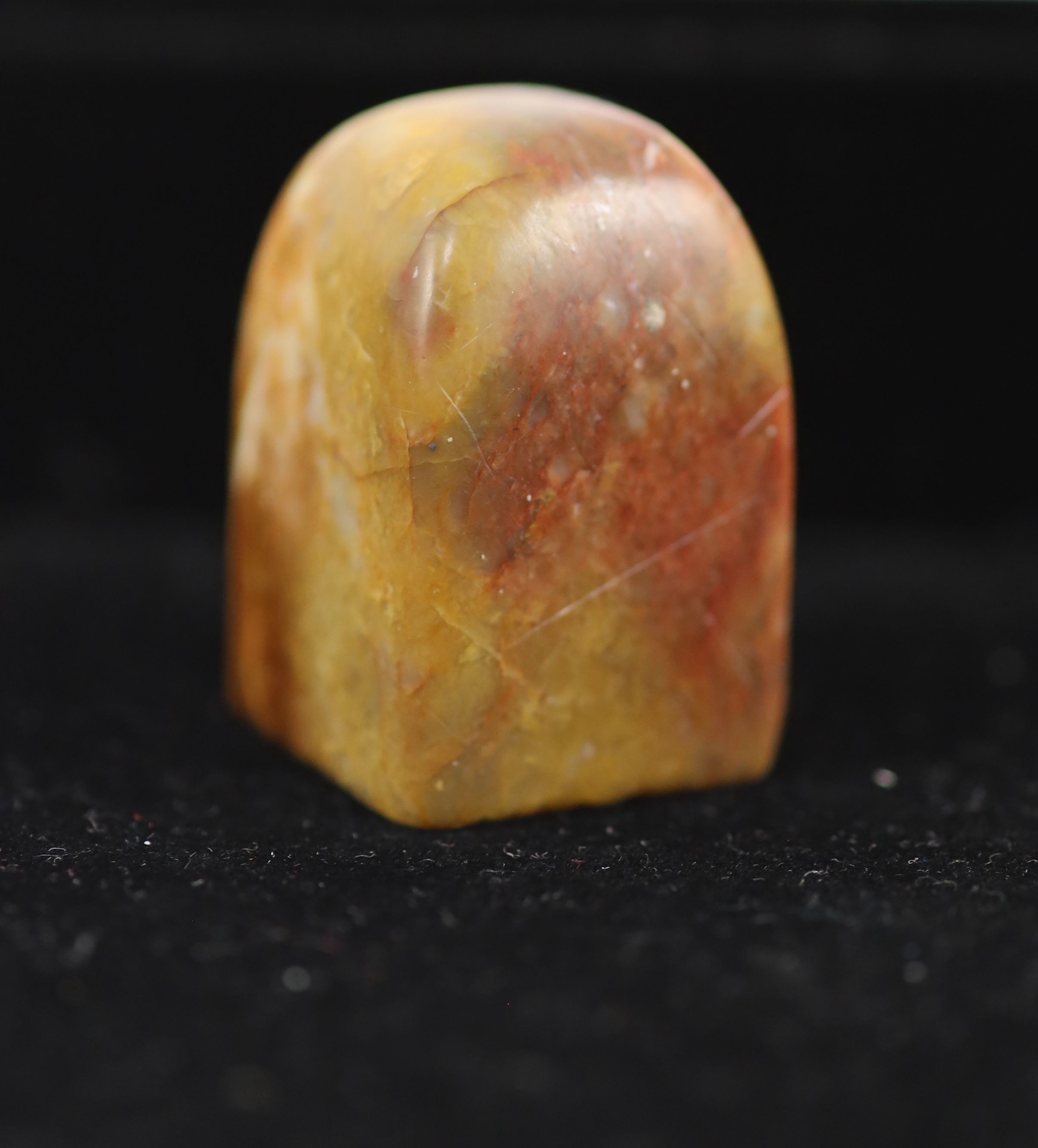 A Chinese cream and russet soapstone square seal, 3.8 cm